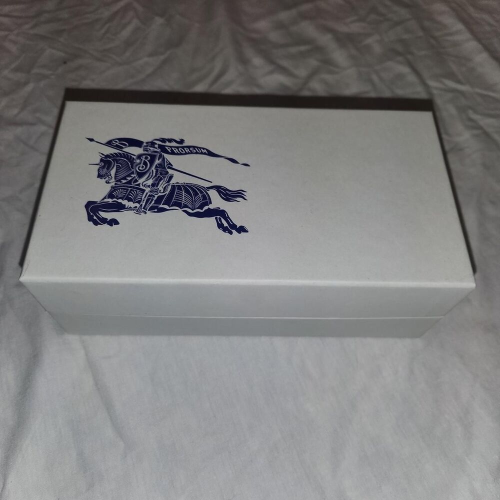 Burberry Navy Blue Sunglasses - Picture 2 of 8